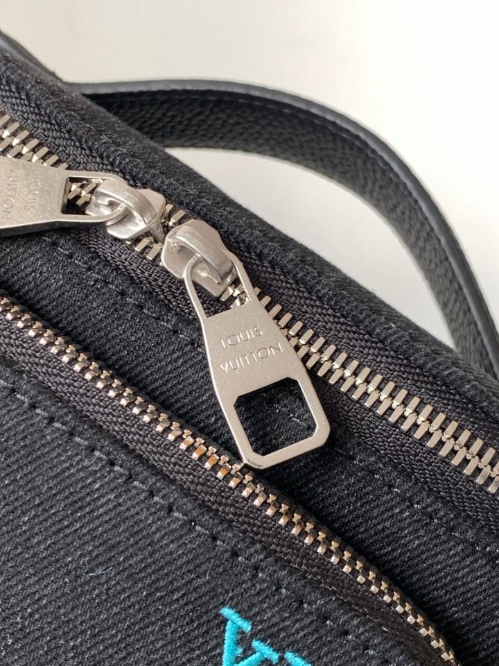 Louis Vuitton M13961
Túi Đeo Hông Rush 37x 14x 13cm-duoc-ban-tai-Hvip Bags and Accessories