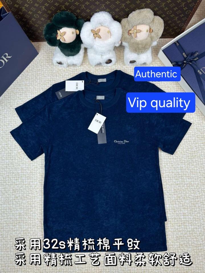 Christian Dior Couture T-Shirt, Relaxed Fit
Blue Terry Cotton
 593J696F3006_C580-duoc-ban-tai-Hvip Shoes and Clothes
