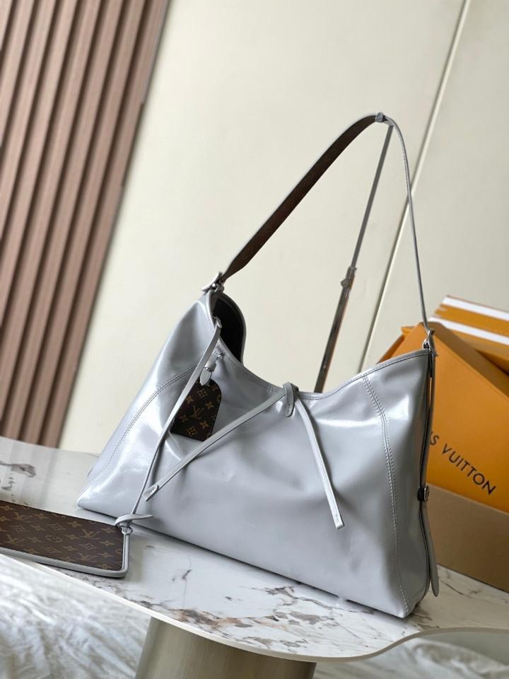 Louis Vuitton M12583
Túi CarryAll Vibe MM 39x30x15cm L1-duoc-ban-tai-Hvip Bags and Accessories