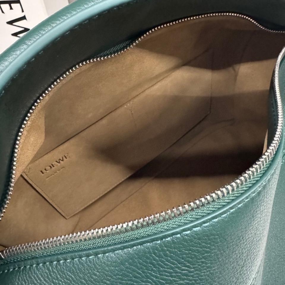 Loewe Large Puzzle bag in supple grained calfskin B510PNLX03 green-duoc-ban-tai-Hvip Bags and Accessories