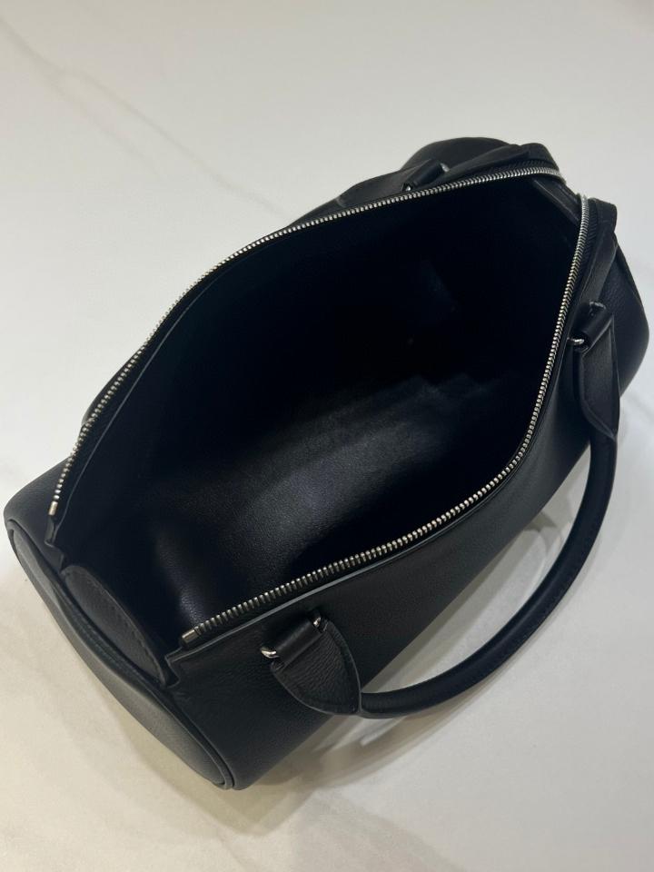 THE ROW 
Edith Small leather shoulder bag black 25x9x13x12cm-duoc-ban-tai-Hvip Bags and Accessories