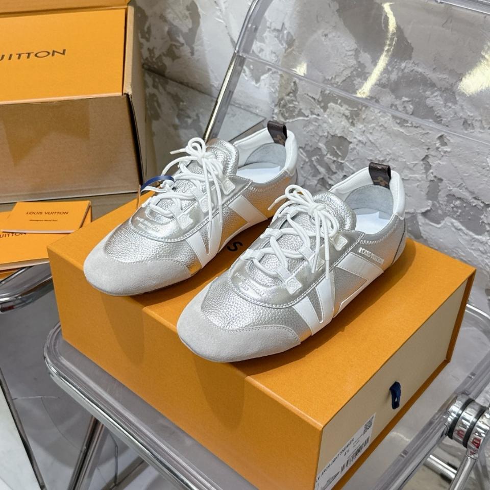 Louis Vuitton 1AHOJD
Giày LV Sneakerina (n1)-duoc-ban-tai-Hvip Shoes and Clothes
