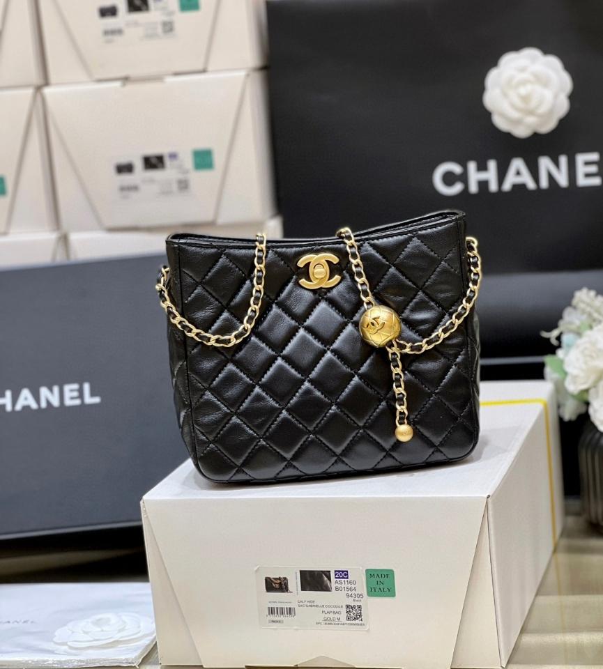 Chanel Small hobo shoulder bag lambskin Gold-Tone Metal Black  As3259 19x16x8cm-duoc-ban-tai-Hvip Bags and Accessories