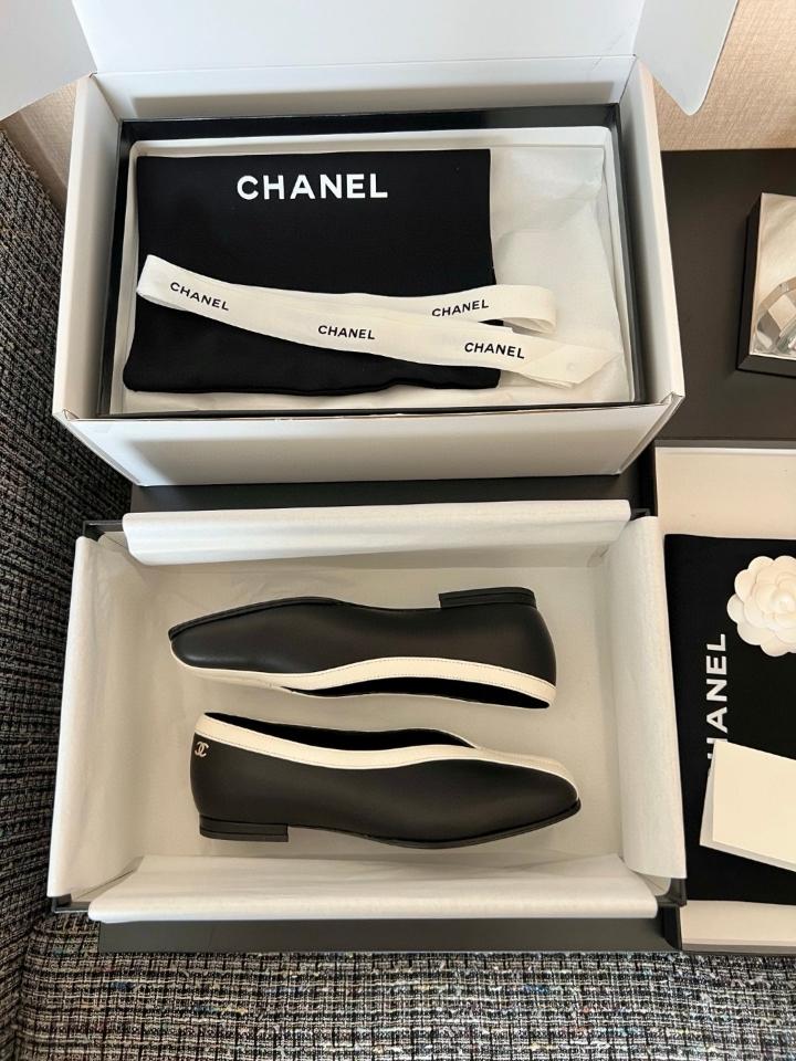 Chanel Ballet flats
 
Crocodile Embossed Calfskin & Patent Calfskin 
Black & white G47182 -duoc-ban-tai-Hvip Shoes and Clothes