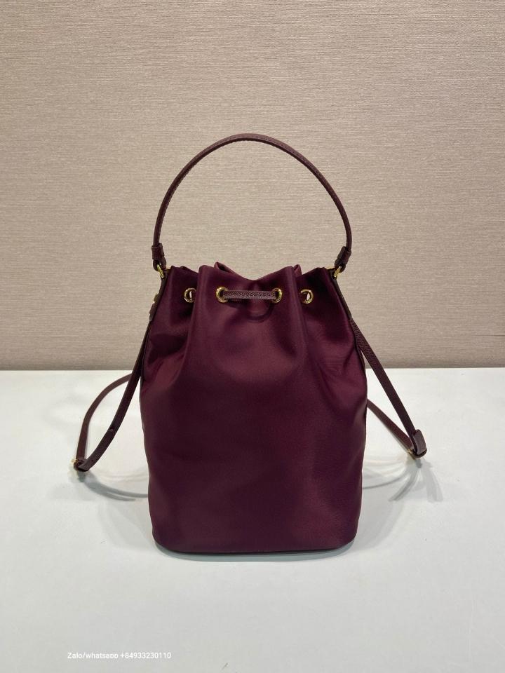 Prada Duet Re-Nylon bucket bag 1BH038 burgundy 18x23×12cm-duoc-ban-tai-Hvip Bags and Accessories