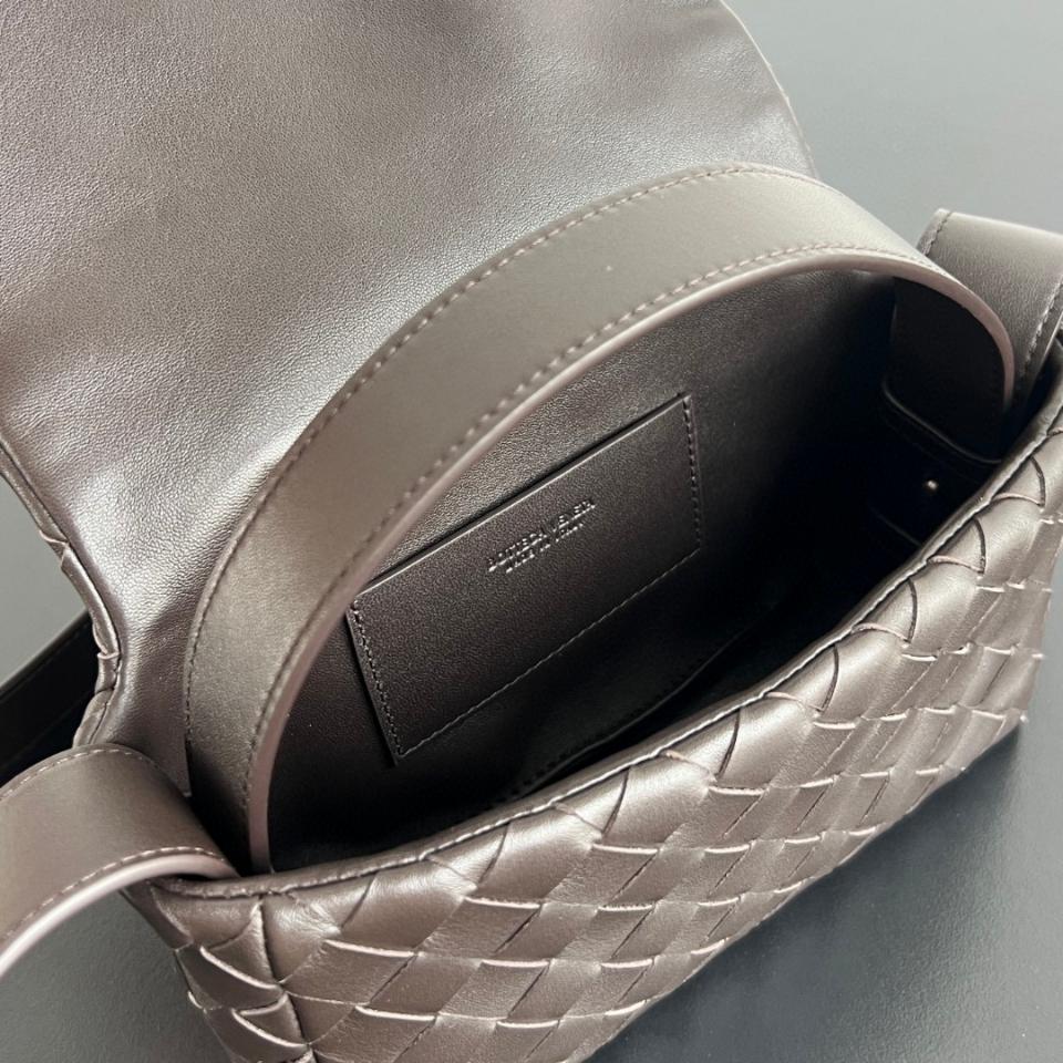Bottega Veneta Intrecciato Mini Bag With Flap Fondant 857931 20x12x6.5cm-duoc-ban-tai-Hvip Bags and Accessories