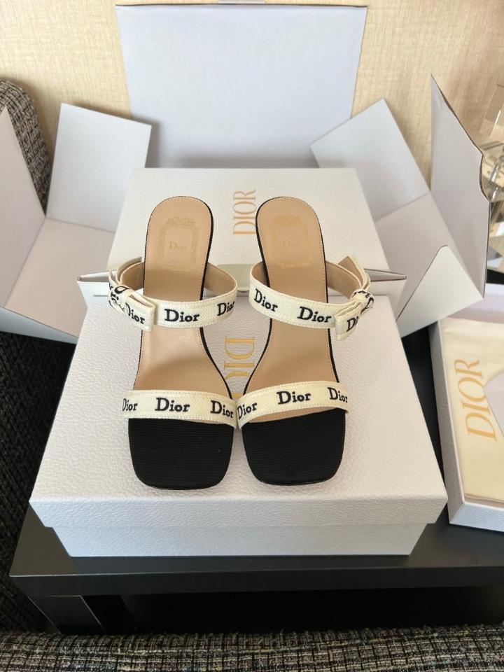 Dior Heeled Sandal with J'Adior Straps
Black Embroidered Cotton-duoc-ban-tai-Hvip Shoes and Clothes