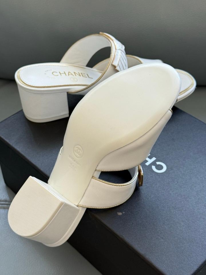 Chanel mules sandals in white leather(1)-duoc-ban-tai-Hvip Shoes and Clothes