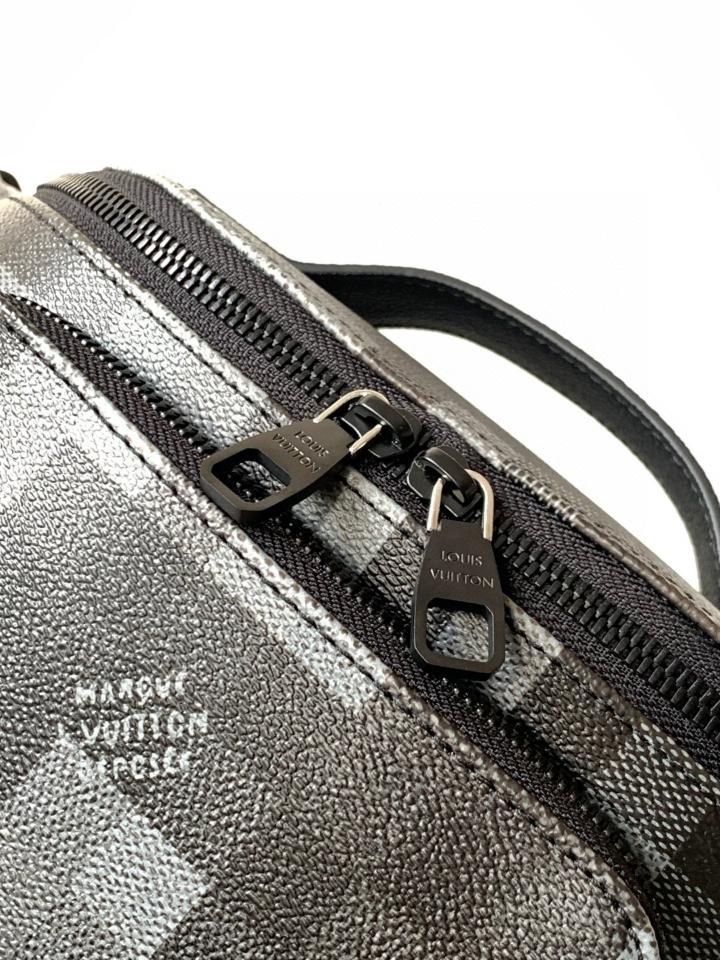 Louis Vuitton M14920
Túi Rush Bumbag 30 × 15 × 8 cm-duoc-ban-tai-Hvip Bags and Accessories