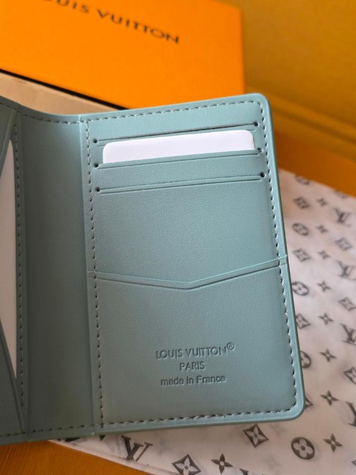 Louis Vuitton M25953
Ví Pocket Organizer-duoc-ban-tai-Hvip Bags and Accessories