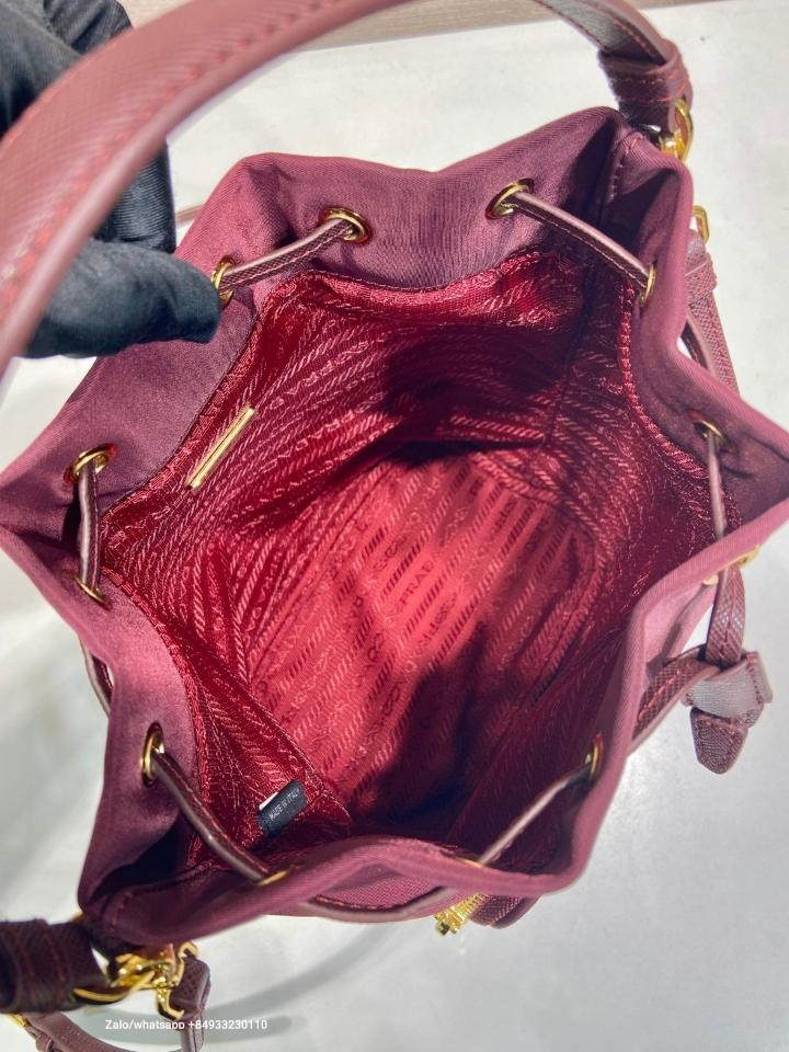 Prada Duet Re-Nylon bucket bag 1BH038 burgundy 18x23×12cm-duoc-ban-tai-Hvip Bags and Accessories