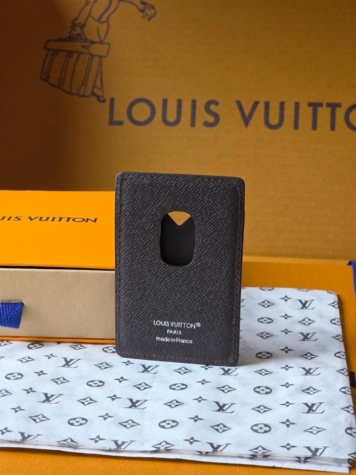 Louis Vuitton M26016
Porte-Cartes Magnet-duoc-ban-tai-Hvip Bags and Accessories
