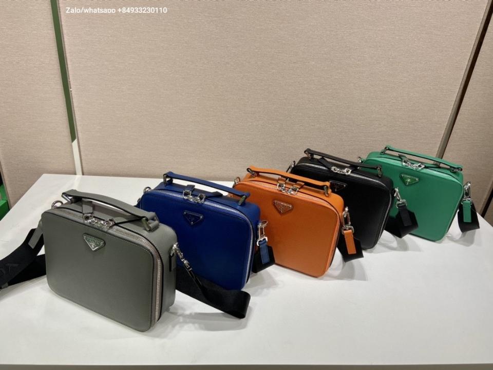Prada Medium Prada Brique Saffiano leather bag 2VH069 green 22x16x6cm -duoc-ban-tai-Hvip Bags and Accessories