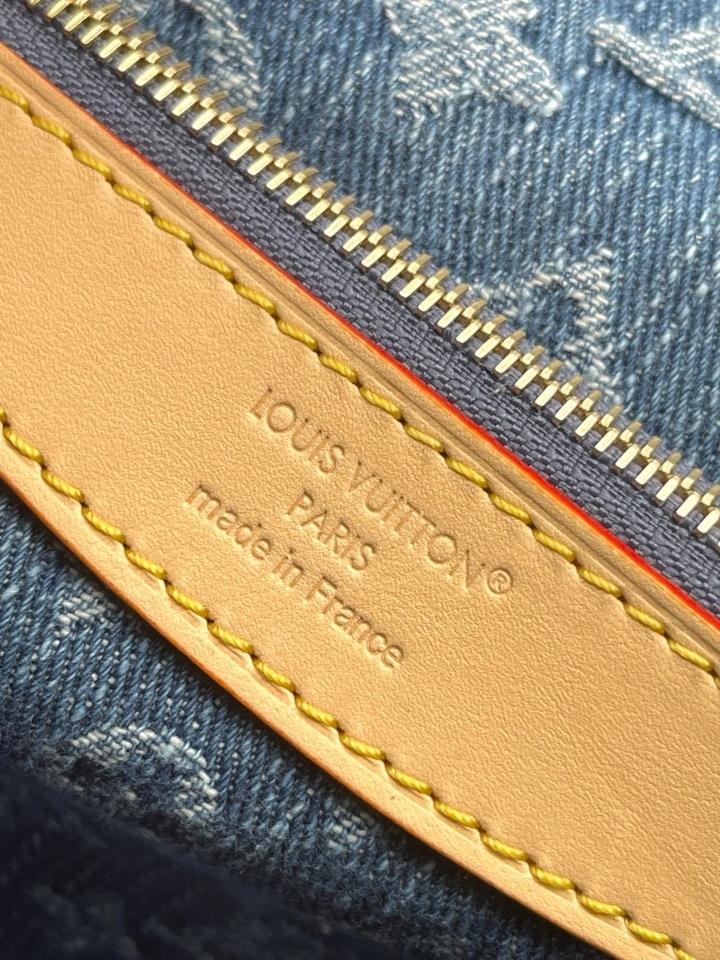 Louis Vuitton M13070
Túi Diane15*9*24CM (L1)-duoc-ban-tai-Hvip Bags and Accessories