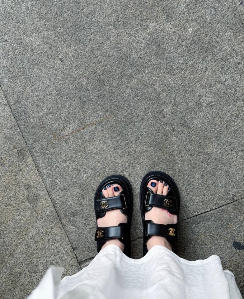 Chanel Sandals
Lambskin 
Black G46339-duoc-ban-tai-Hvip Shoes and Clothes
