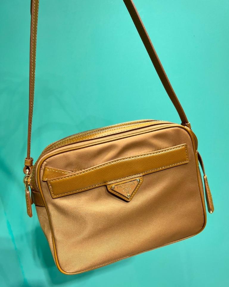 Prada Re-Edition 1978 medium Re-Nylon and Saffiano leather shoulder bag beige 1BH218 21*17*8cm-duoc-ban-tai-Hvip Bags and Accessories