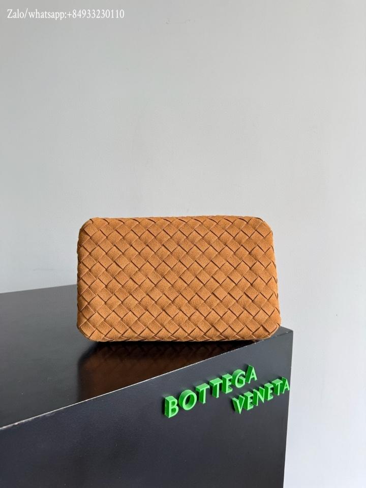 Bottega Veneta medium suede Parachute 835921 29.5x17.5x18.5cm -duoc-ban-tai-Hvip Bags and Accessories