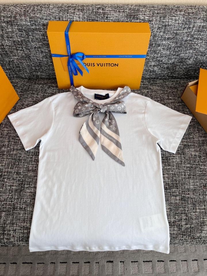 Louis Vuitton 1AIR42
Áo Thun-duoc-ban-tai-Hvip Shoes and Clothes