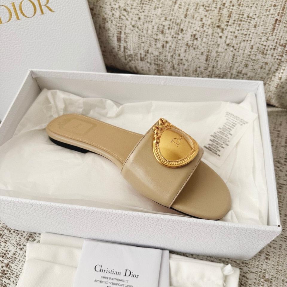 Dior Médaillon Buckle  grey
Black Lambskin -duoc-ban-tai-Hvip Shoes and Clothes