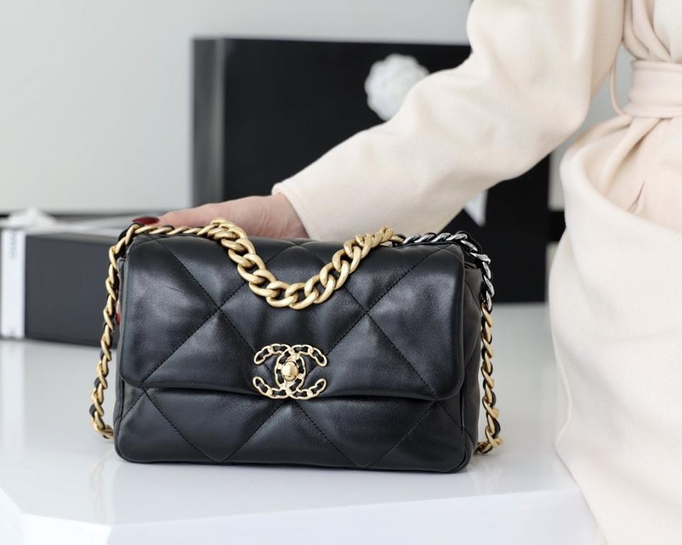 Chanel CHANEL 19 Handbag
 
Shiny Lambskin, Gold-Tone, Silver-Tone & Ruthenium-Finish Metal 
Black AS1160 16 x 26 x 9cm-duoc-ban-tai-Hvip Bags and Accessories