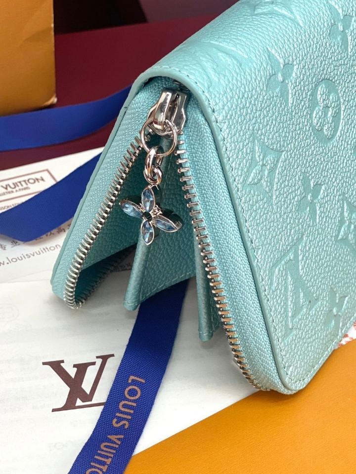 Louis Vuitton M12680
Zippy Wallet-duoc-ban-tai-Hvip Bags and Accessories