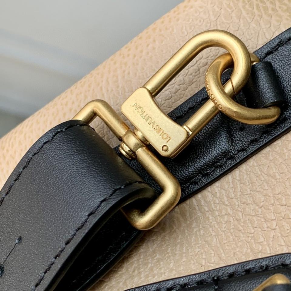 Louis Vuitton M14700
Túi LV Biker MM 15 x 15 x 38 cm (1)-duoc-ban-tai-Hvip Bags and Accessories