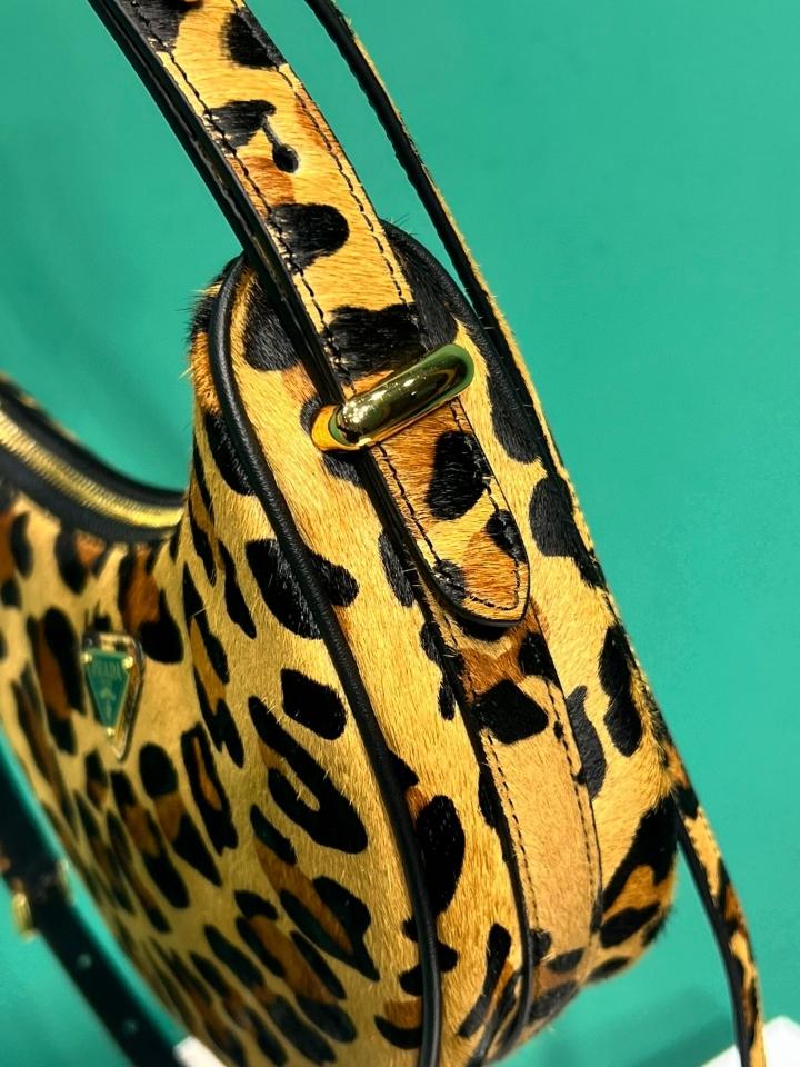 Prada Arqué printed leather shoulder bag honey 1BC194 22.5x18.5x6cm-duoc-ban-tai-Hvip Bags and Accessories