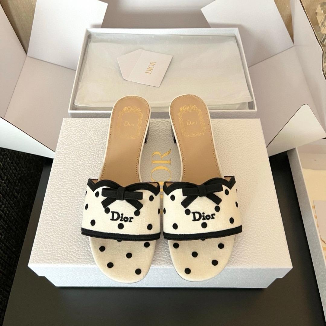 Dior Dway Heeled SlideWhite Cotton Embroidered with Black PolkaDior Motif-duoc-ban-tai-Hvip Shoes and Clothes