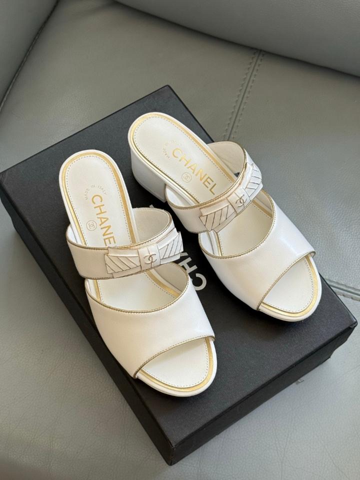 Chanel mules sandals in white leather(1)-duoc-ban-tai-Hvip Shoes and Clothes