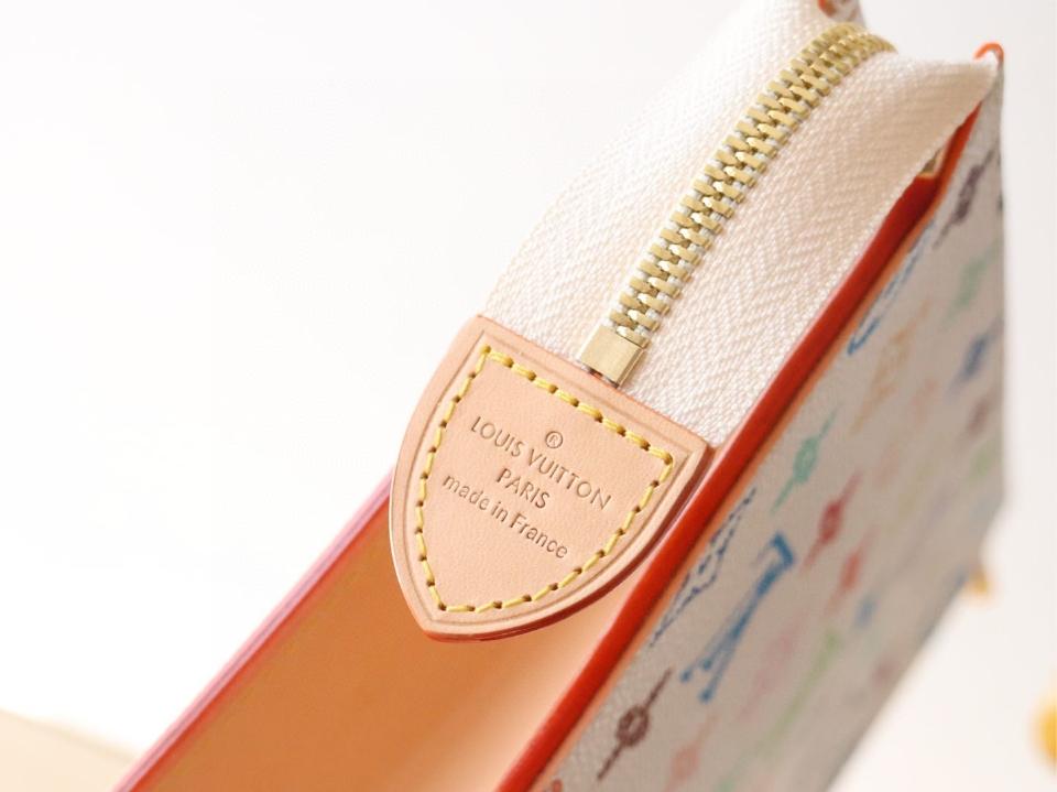 Louis Vuitton M13746
New Drop
LV x TM Toiletry Pouch -duoc-ban-tai-Hvip Bags and Accessories