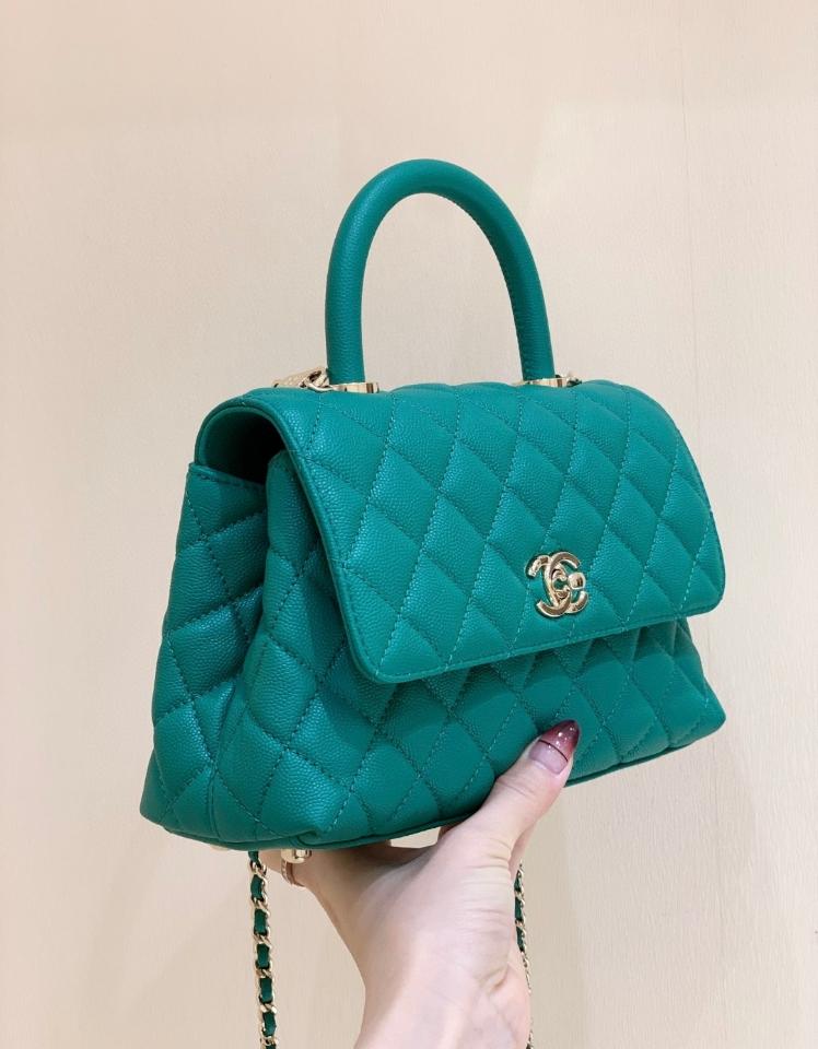 Chanel 22P small coco handle bag Grained calfskin ,Shiny gold tone metal ,bamboo green AS92990 23cm-duoc-ban-tai-Hvip Bags and Accessories