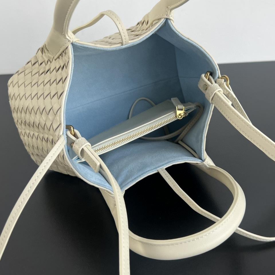 Bottega Veneta  Small Pinacoteca  Sea salt/ice 819004 15*24*12cm-duoc-ban-tai-Hvip Bags and Accessories