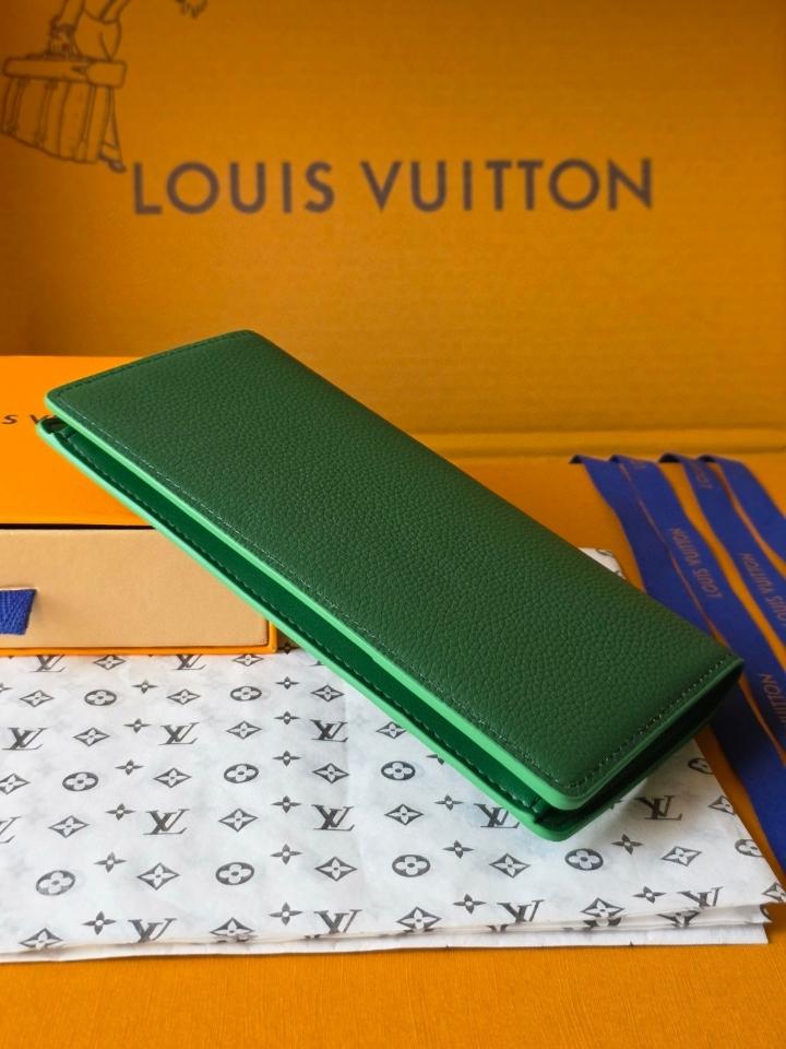 Louis Vuitton M25942
Brazza Wallet green-duoc-ban-tai-Hvip Bags and Accessories