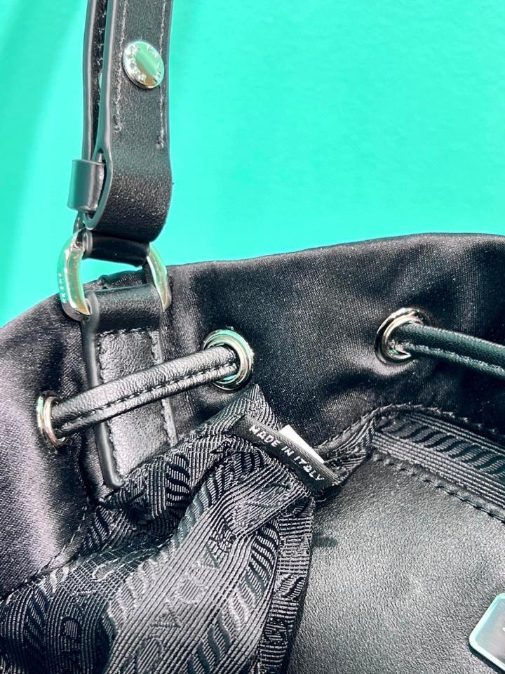 Prada 
Mini crystal-studded satin bag Crystal 1BE067 16x2110cm-duoc-ban-tai-Hvip Bags and Accessories