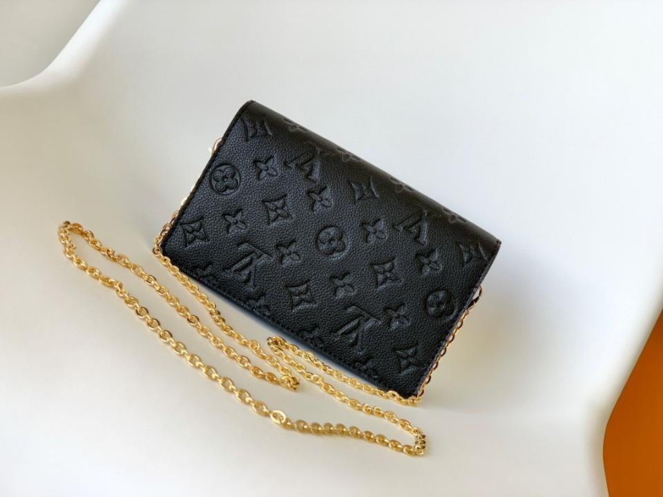 Louis Vuitton M67839
Túi Vavin Chain Wallet 19.0 x 12.5 x 4.0cm-duoc-ban-tai-Hvip Bags and Accessories