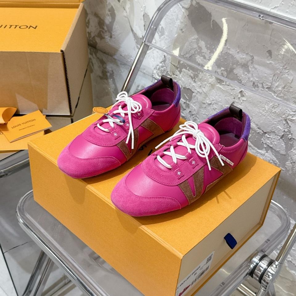 Louis Vuitton 1AHNEE
Giày LV Sneakerina (N1)-duoc-ban-tai-Hvip Shoes and Clothes