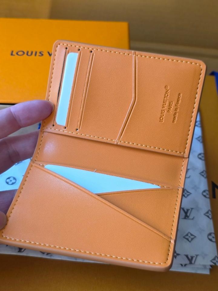 Louis Vuitton M25952
Ví Pocket Organizer-duoc-ban-tai-Hvip Bags and Accessories