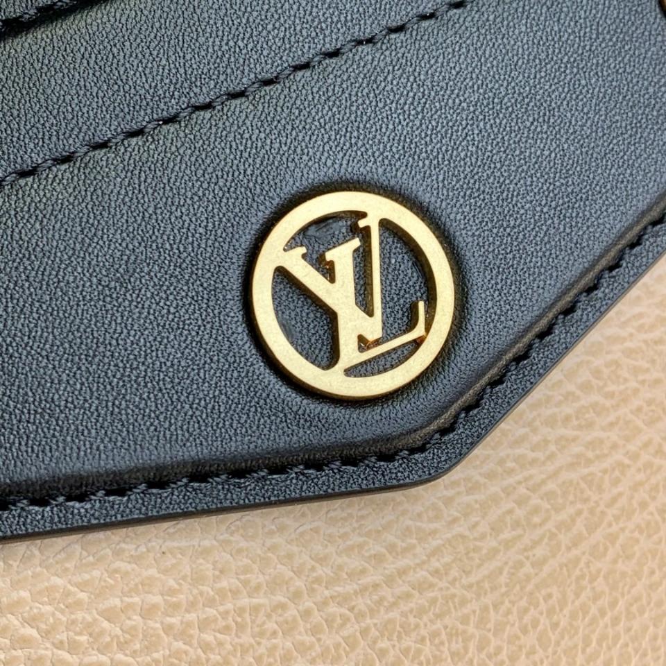 Louis Vuitton M14514
Túi LV Biker PM 12 x 12 x 30cm (1)-duoc-ban-tai-Hvip Bags and Accessories