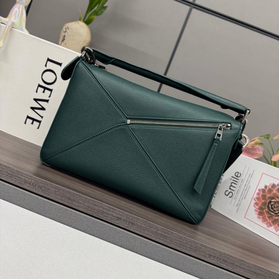 Loewe Large Puzzle bag in supple grained calfskin B510PNLX03 green-duoc-ban-tai-Hvip Bags and Accessories