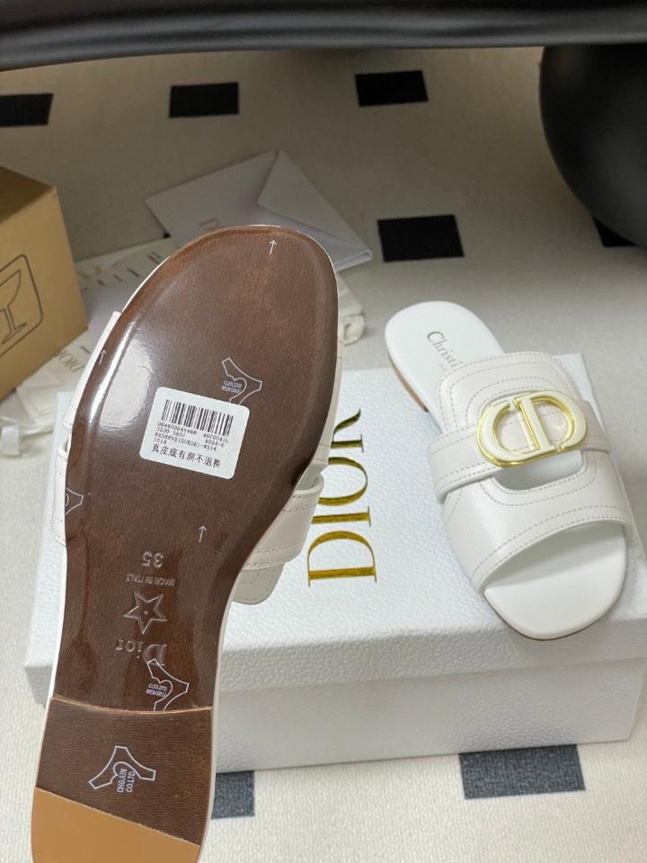 Dior 30 Montaigne Slide
White Calfskin
 KCO373CFY_S03W (2)-duoc-ban-tai-Hvip Shoes and Clothes