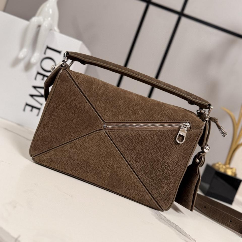 LOEWE Small Featherlight Puzzle bag in grained nubuck Tundra A510PLSX03 24*10.5*16CM-duoc-ban-tai-Hvip Bags and Accessories