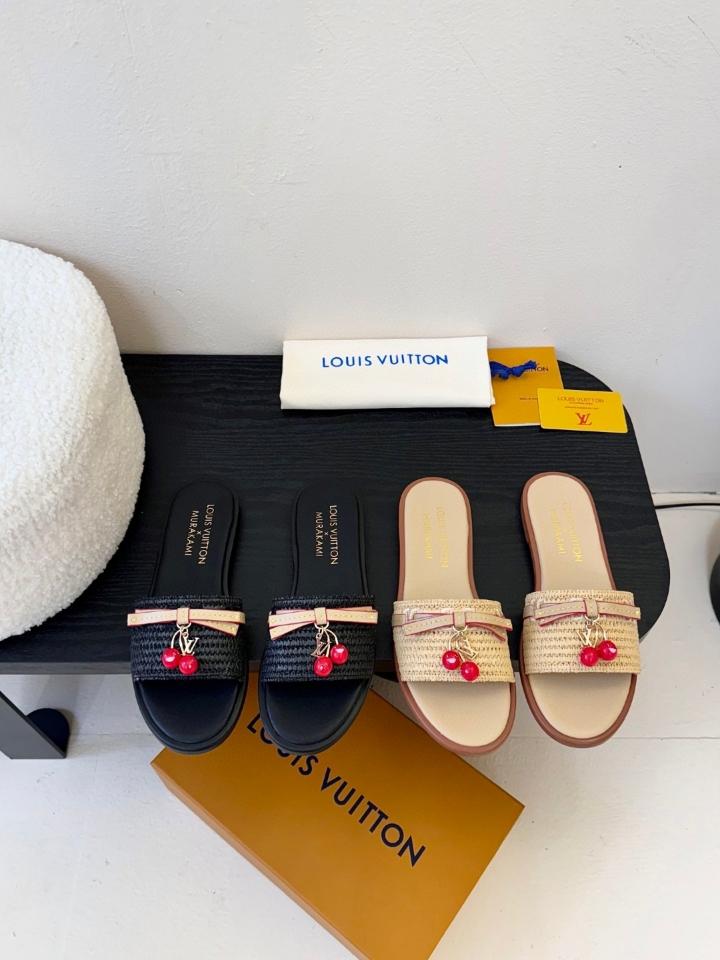 Louis Vuitton 1AHLRN
New
LV x TM Lily Flat Mule beige-duoc-ban-tai-Hvip Shoes and Clothes