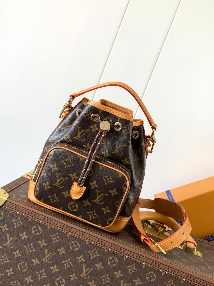 Louis Vuitton M14017
Fashion Show
Noé Cargo 24 x 16 x 22cm-duoc-ban-tai-Hvip Bags and Accessories