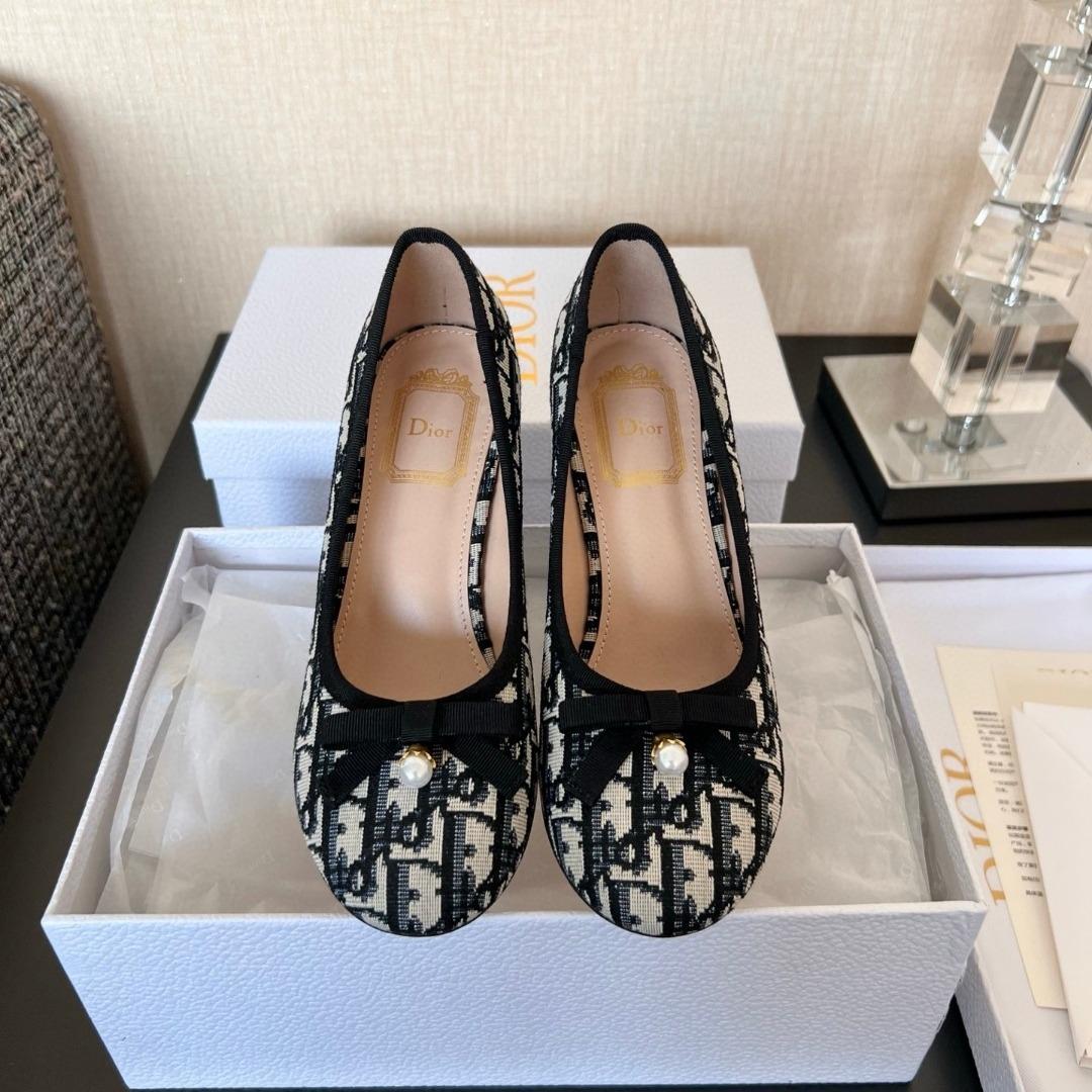 Dior Pump in cotton Embroidered 90mm-duoc-ban-tai-Hvip Shoes and Clothes