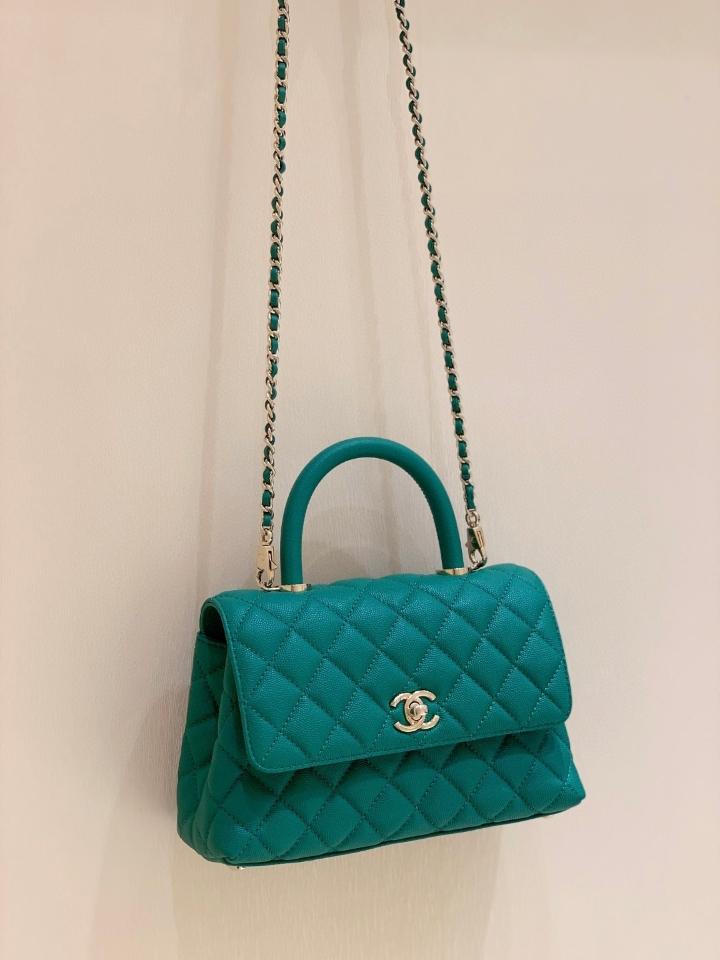 Chanel 22P small coco handle bag Grained calfskin ,Shiny gold tone metal ,bamboo green AS92990 23cm-duoc-ban-tai-Hvip Bags and Accessories