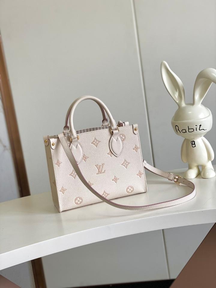 Louis Vuitton M14403
NEW
OnTheGo PM 19 x 11.5 x 25-duoc-ban-tai-Hvip Bags and Accessories