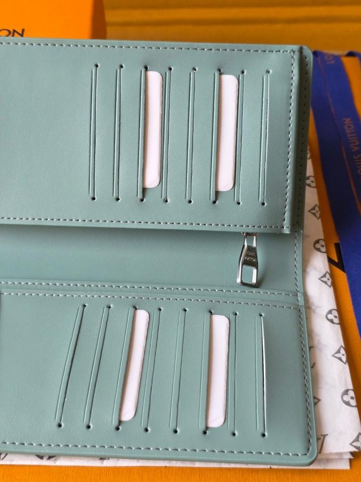 Louis Vuitton M25941
Brazza Wallet light green -duoc-ban-tai-Hvip Bags and Accessories