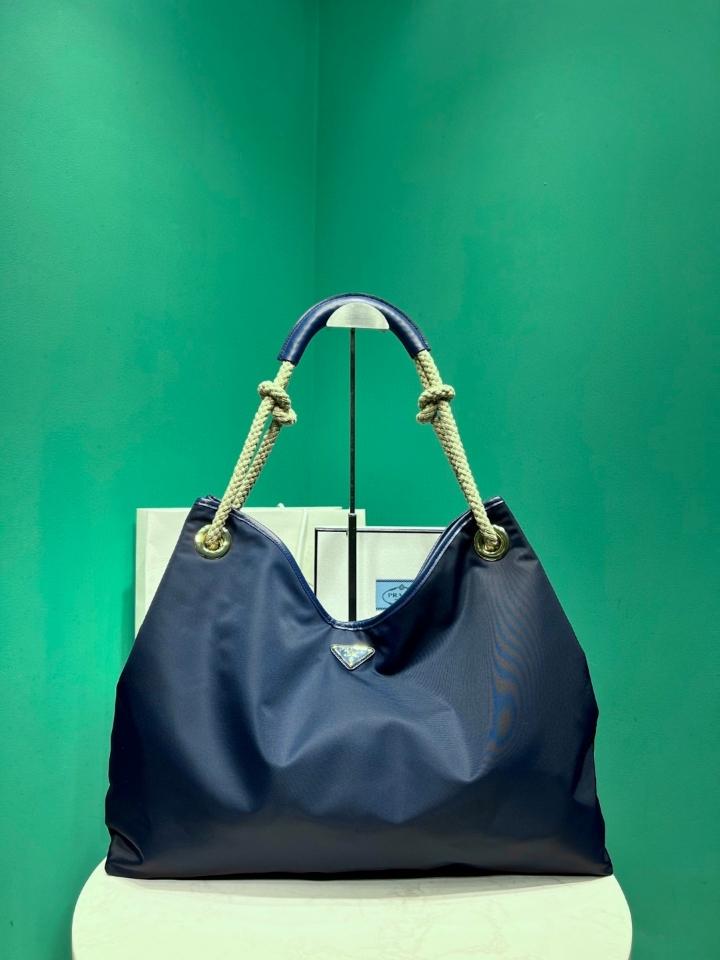 Prada Mariner large Re-Nylon shoulder bag Baltic Blue 1BC244
48x39x14cm-duoc-ban-tai-Hvip Bags and Accessories