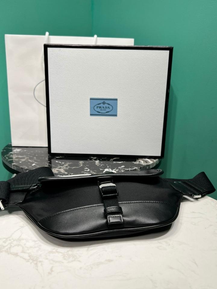 Prada Re-Nylon and suede belt bag Musk black  2VH176 18x15x5cm-duoc-ban-tai-Hvip Bags and Accessories
