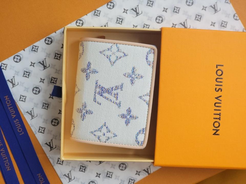 Louis Vuitton M83500 Lou Bi-fold Wallet Multiple colors-duoc-ban-tai-Hvip Bags and Accessories